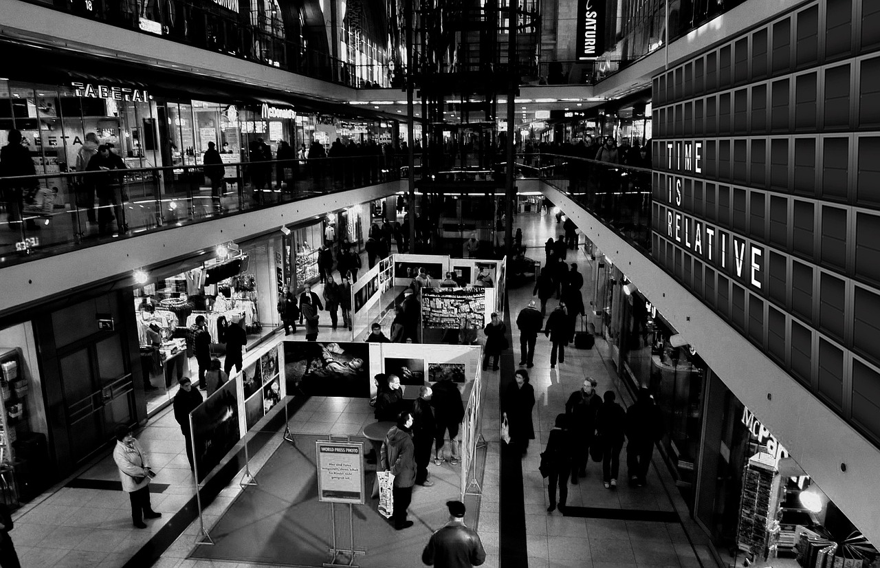 station, travellers, lobby